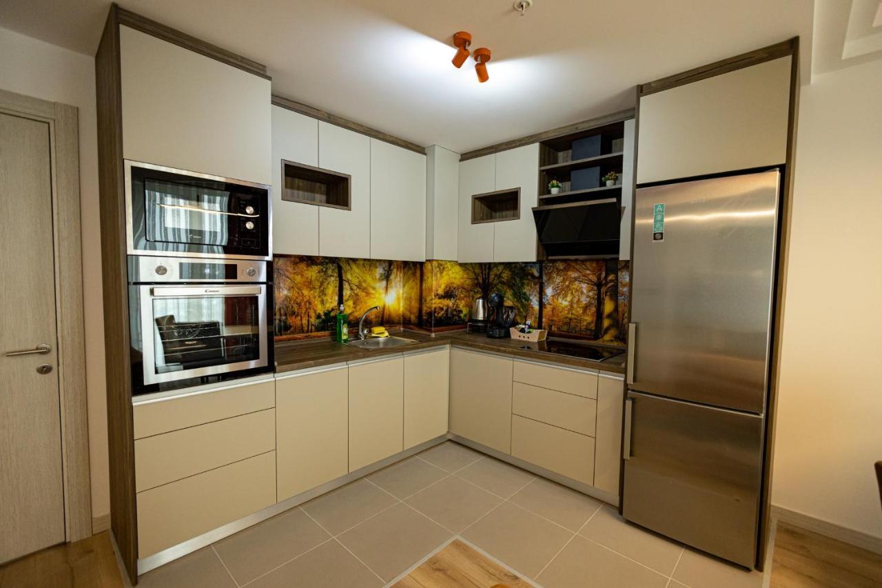 19Th & 18Th Floor Secure Apartments With Pool & Fitness & Parking Included In Price Skopje Eksteriør bilde
