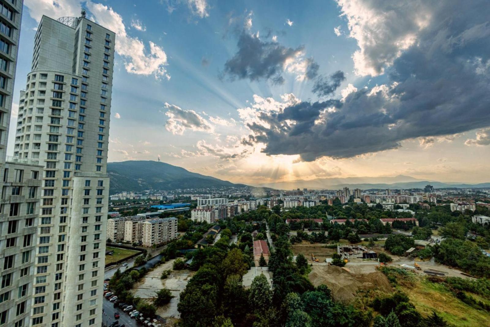 19Th & 18Th Floor Secure Apartments With Pool & Fitness & Parking Included In Price Skopje Eksteriør bilde
