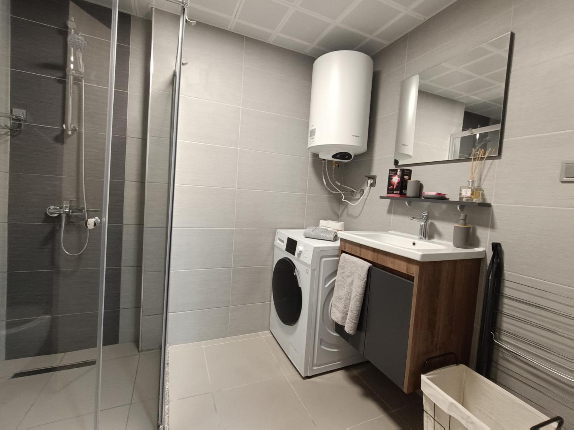 19Th & 18Th Floor Secure Apartments With Pool & Fitness & Parking Included In Price Skopje Eksteriør bilde
