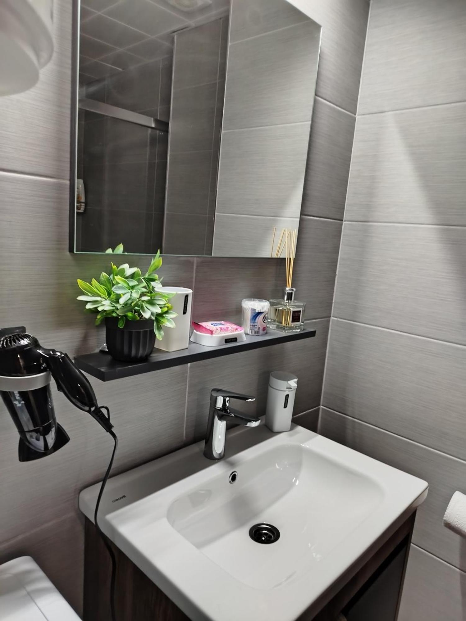19Th & 18Th Floor Secure Apartments With Pool & Fitness & Parking Included In Price Skopje Eksteriør bilde